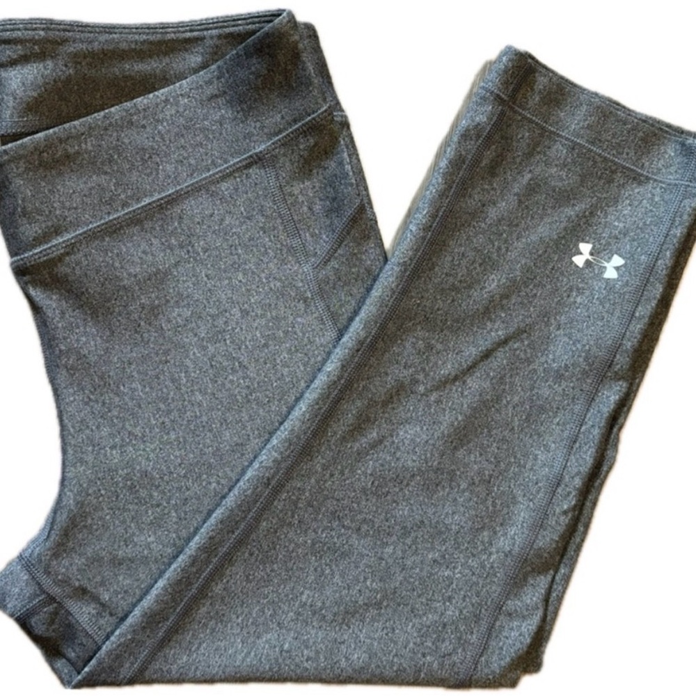Under Armour HeatGear Gray Capri Leggings Medium Compression Athletic Cropped